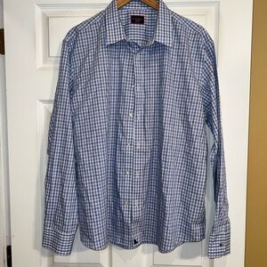 UNTUCKit Blue and White Checkered Casual Button Down Shirt